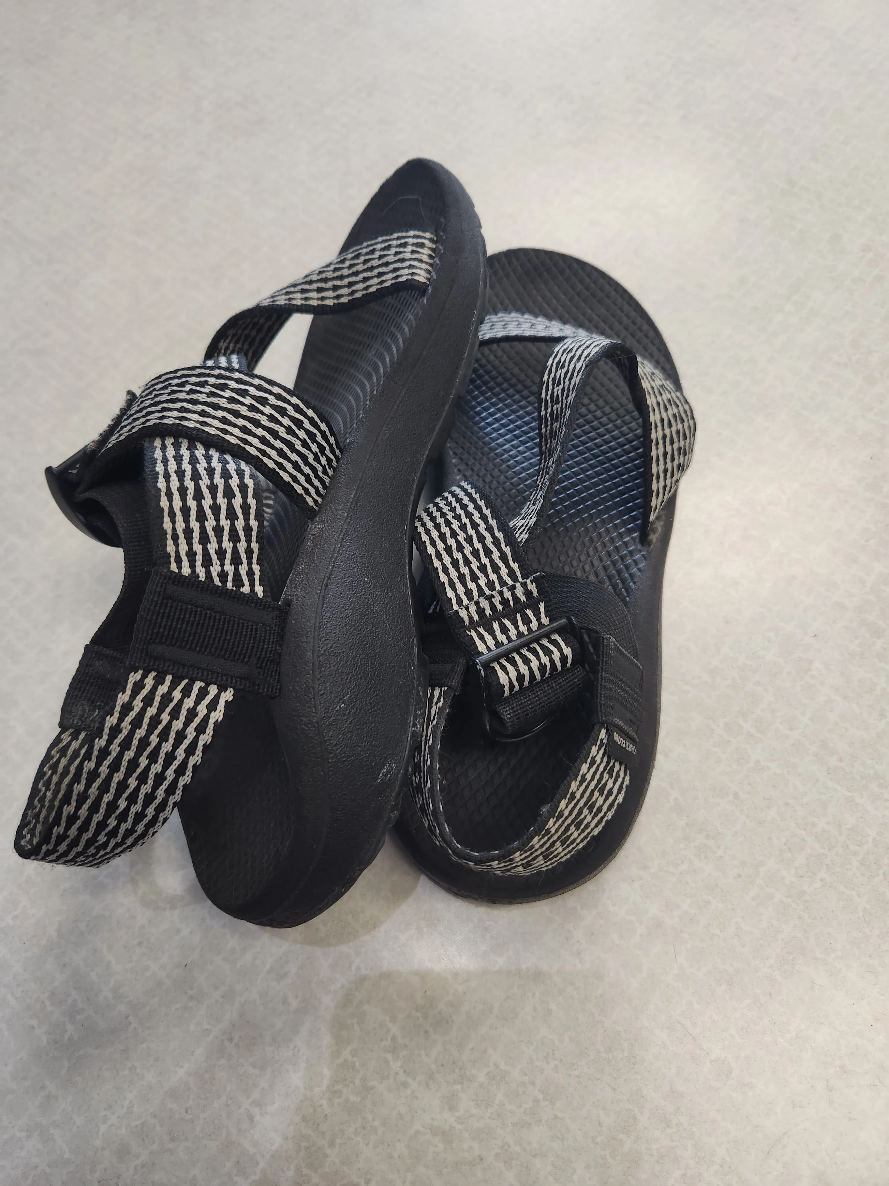 Black Sandals Flats Chacos, Size 8