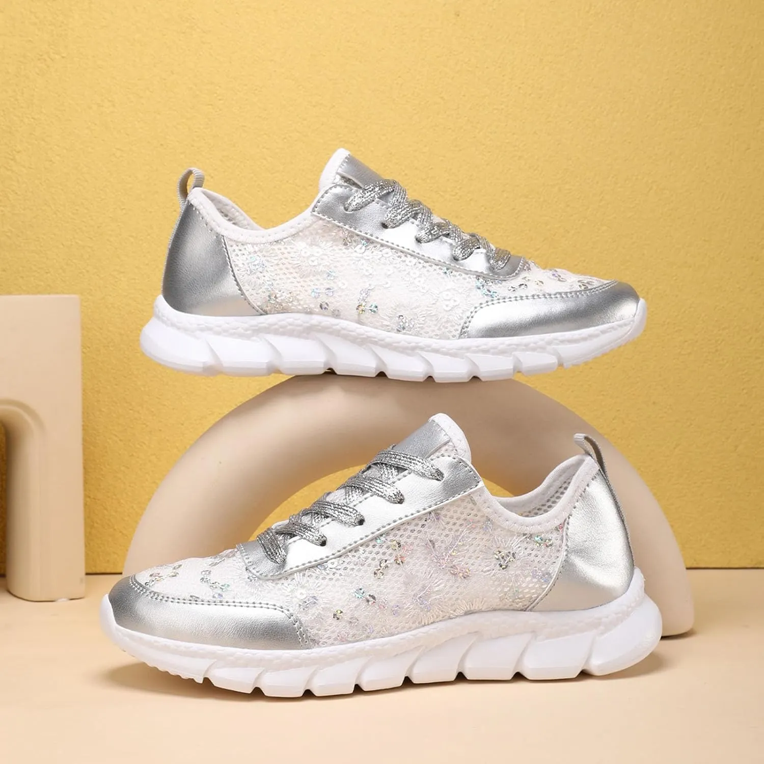 Flying Weaving Sneakers Women New Korean Fashion Round Head Lace Up Casual Shoes Thick Bottom Running Shoes Womens Shoes Water