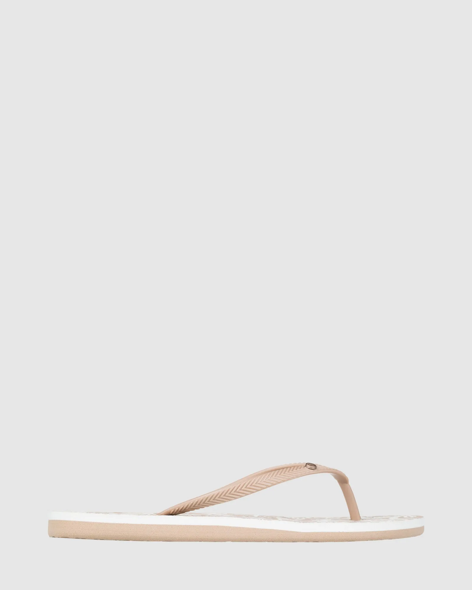 Stylish Womens Bermuda Sandals for Summer Beach Outfits