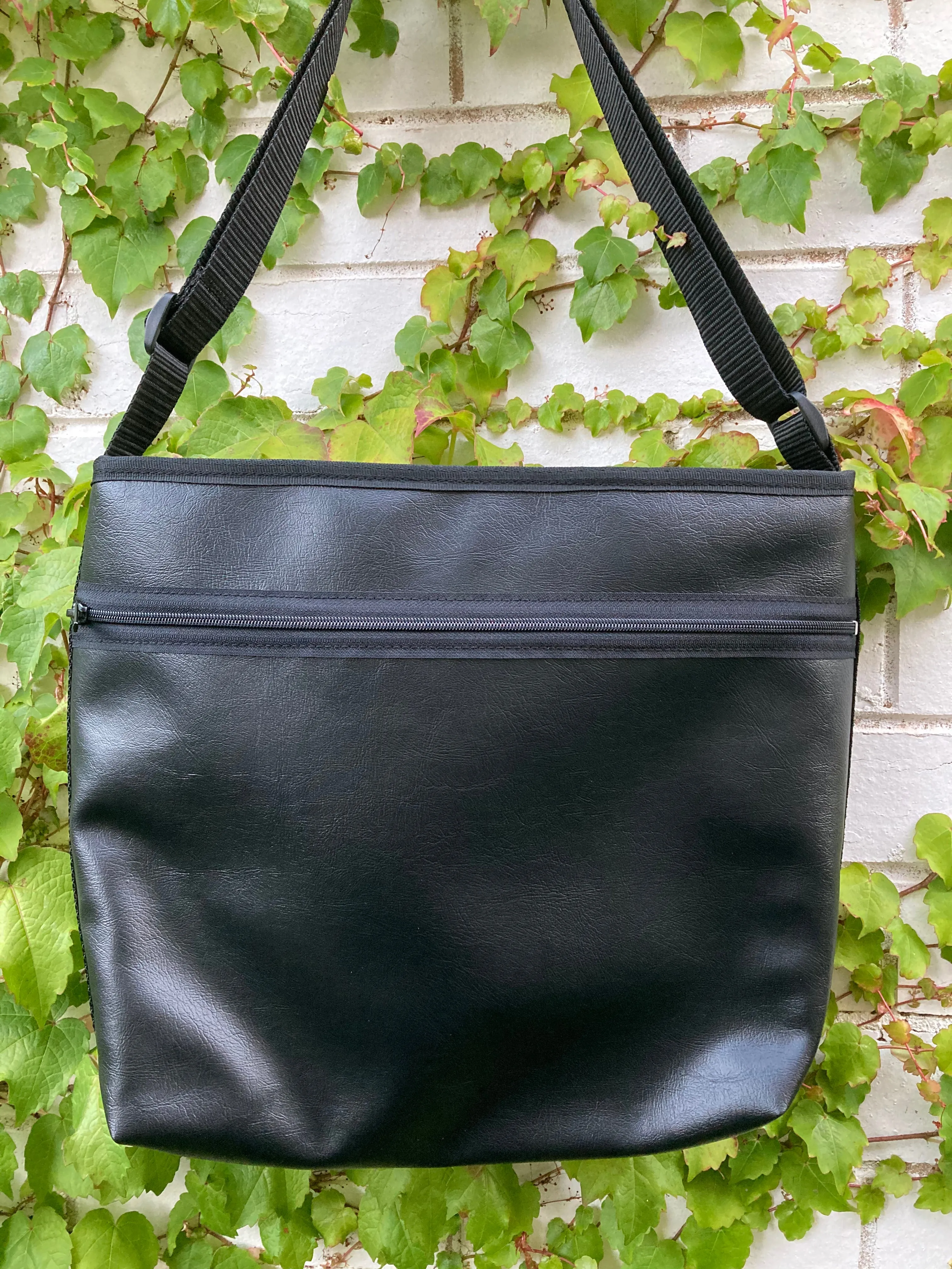 Zip-Up Tote Bag - Typewriter